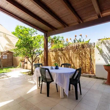 300m From The Sea - With Garden And Parking Appartamento