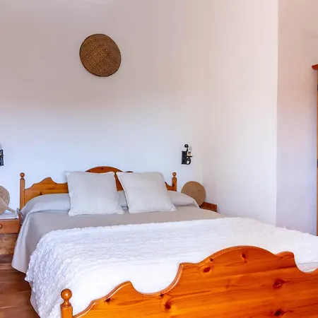 300m From The Sea - With Garden And Parking Apartment *